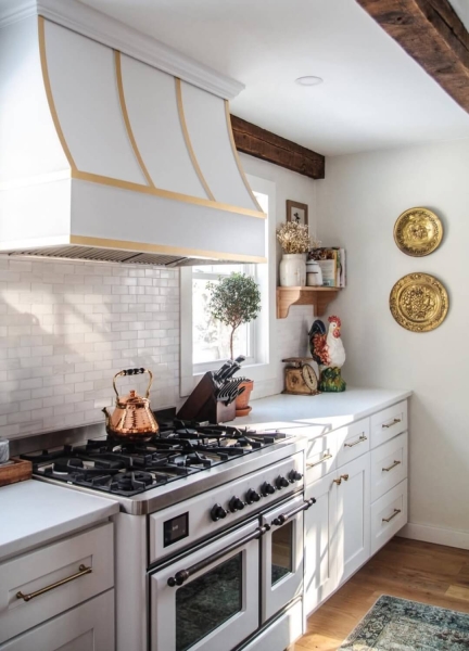 12 Kitchens That Look Straight Out of a Nancy Meyers Movie