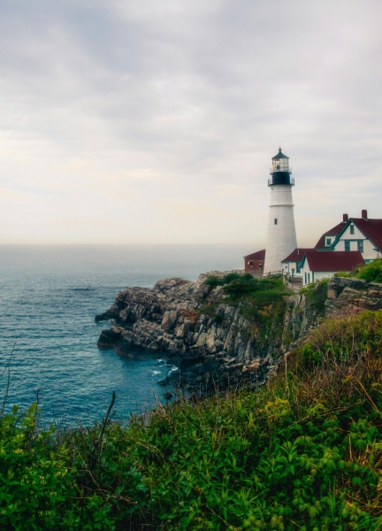 15 Coastal Grandma-Inspired Destinations That Look Straight Out of a Nancy Meyers Movie