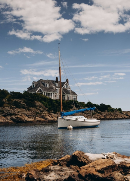 15 Coastal Grandma-Inspired Destinations That Look Straight Out of a Nancy Meyers Movie