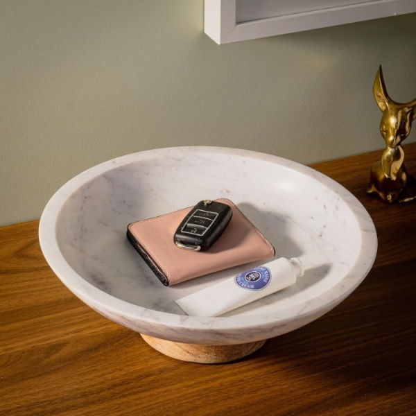 A “Purse Bowl” Is the Entryway Organization Hack You Need to Try
