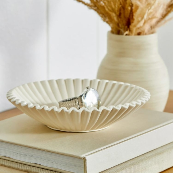 A “Purse Bowl” Is the Entryway Organization Hack You Need to Try