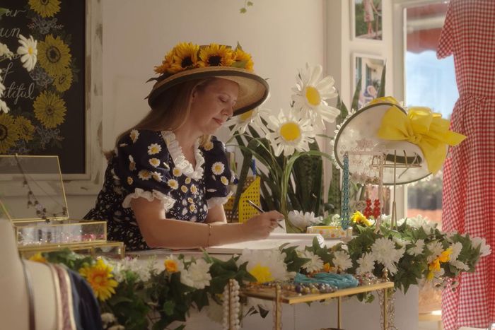 Carrie Bradshaw Goes Cottagecore?