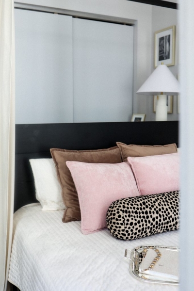 Our Graphic Designer’s Chicago Apartment Looks Straight out of a Luxury Hotel