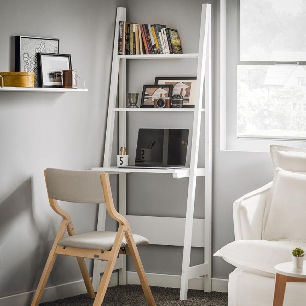 Our Graphic Designer’s Chicago Apartment Looks Straight out of a Luxury Hotel