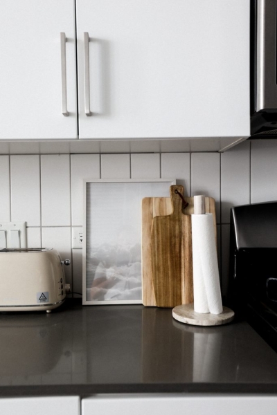 Our Graphic Designer’s Chicago Apartment Looks Straight out of a Luxury Hotel
