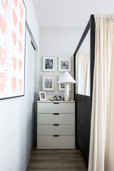 Our Graphic Designer’s Chicago Apartment Looks Straight out of a Luxury Hotel