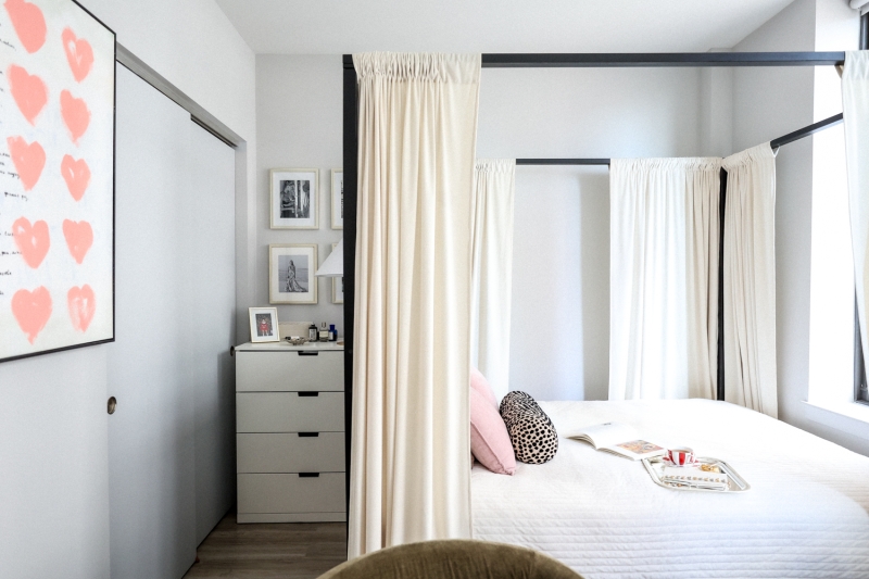 Our Graphic Designer’s Chicago Apartment Looks Straight out of a Luxury Hotel