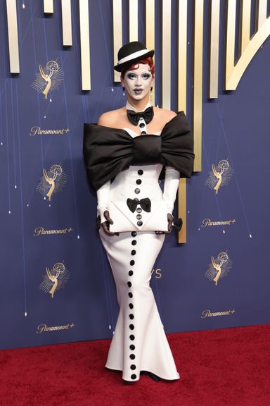 Emmys 2025 Red Carpet: All the Outfits and Fashion