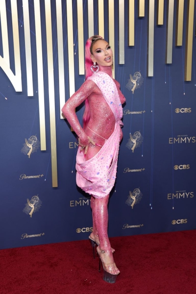 Emmys 2025 Red Carpet: All the Outfits and Fashion